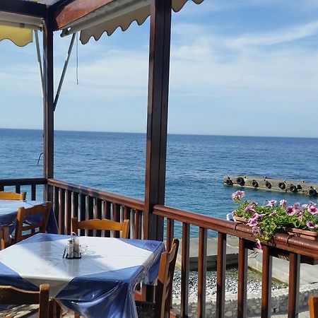 Tarra Hotel Ayía Roúmeli Bagian luar foto