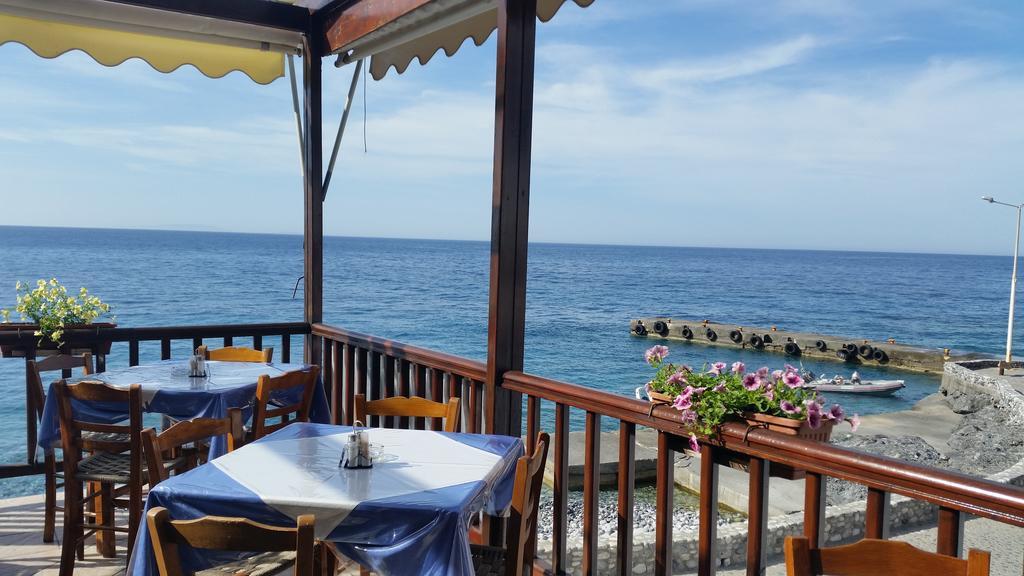 Tarra Hotel Ayía Roúmeli Bagian luar foto