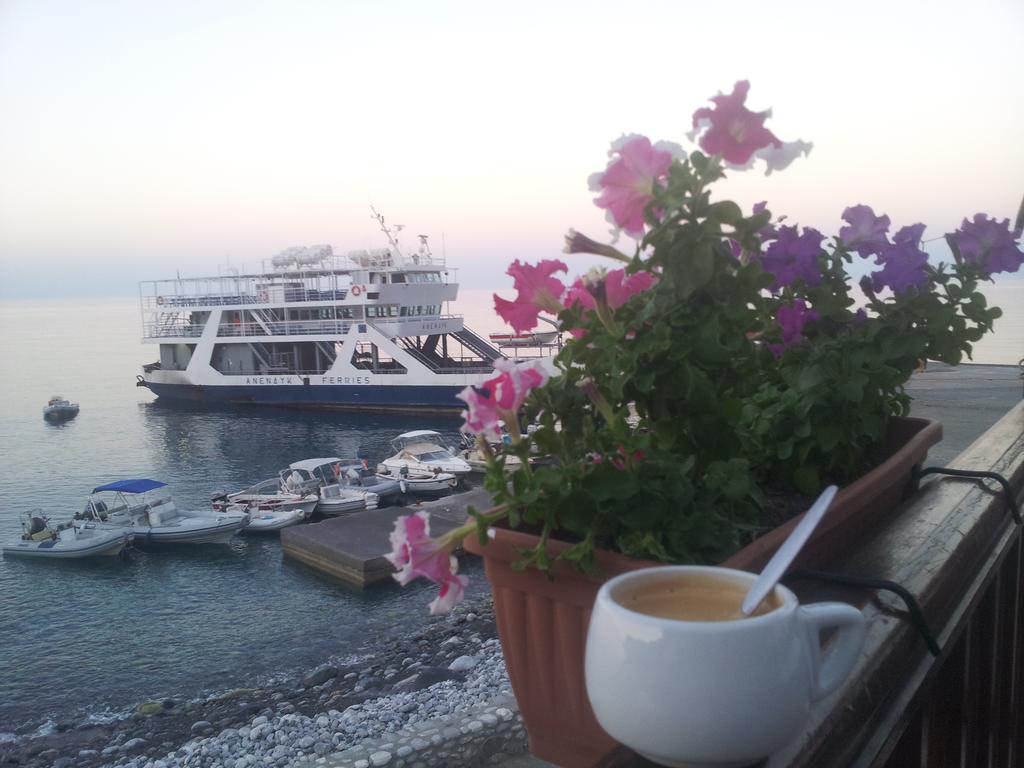 Tarra Hotel Ayía Roúmeli Bagian luar foto