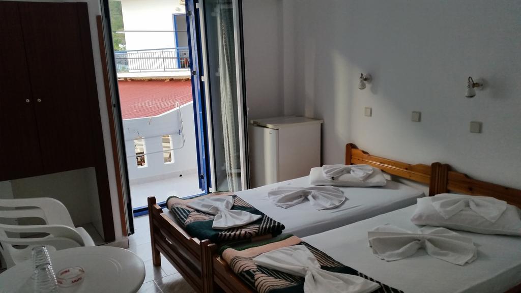Tarra Hotel Ayía Roúmeli Ruang foto
